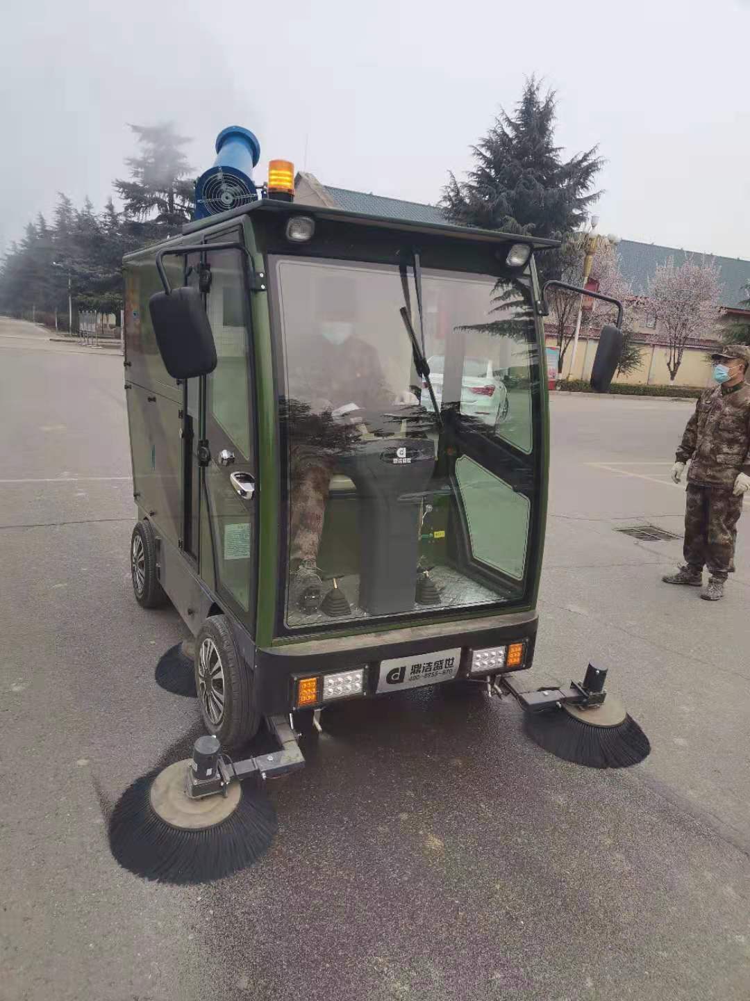 陜西西安，四川綿陽(yáng)軍隊(duì)交機(jī)DJ2300GYWP掃地機(jī)